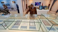 Museum Marsinah dibuka setiap hari mulai pukul 09.00 WIB hingga 17.00 WIB. Dalam sepekan, hanya libur atau ditutup selama sehari yakni setiap Selasa.