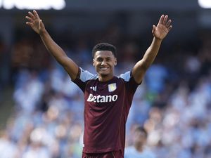 Ollie Watkins Buka Pintu ke Arab Saudi, Al Hilal Siapkan Tawaran Kedua