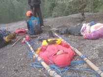 Pendaki Ilegal Terjatuh di Lereng Gunung Semeru, Patah Kaki