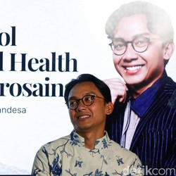 Ramuan Trisa Triandesa Nulis Buku Pakai Bahasa yang Ringan