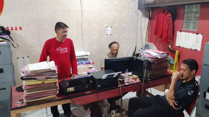 Perawat di Probolinggo saat diintograsi polisi