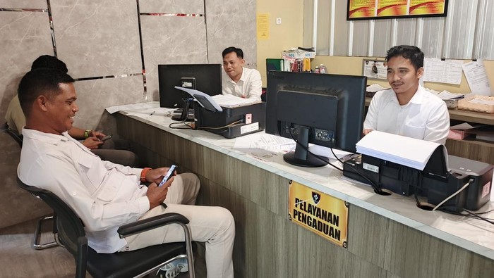 Perwakilan anggota Gerindra membuat laporan ujaran kebencian di SPKT Polrestabes Palembang
