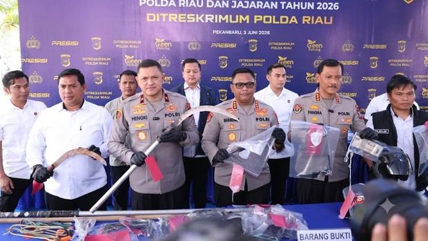 Polda Riau mengungkap 1.333 kasus kejahatan jalanan dan menangkap 525 tersangka sepanjang Januari-Mei 2026. Polda Riau mengungkap 1.333 kasus kejahatan jalanan dan menangkap 525 tersangka sepanjang Januari-Mei 2026.