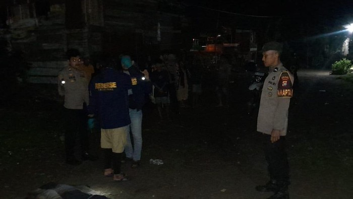 Pria berinisial AR ditangkap setelah membunuh istri dan melukai anaknya di Mamuju Tengah. 