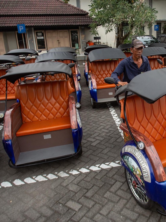 Puluhan Bentor Dimusnahkan, Diganti Becak Listrik