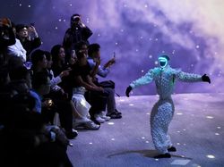 Keren! Robot Sudah Bisa Tampil di Panggung Catwalk