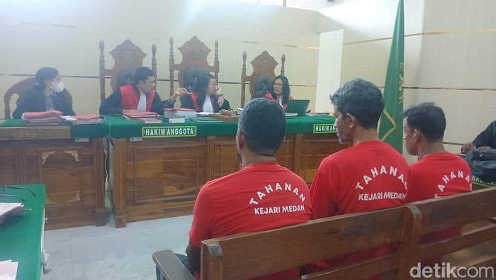 Sidang dakwaan 3 WN Sri Lanka kasus penyelundupan manusia di ruang Cakra 3 PN Medan, Rabu (3/6/2026). (Juita Sinuhaji/detikSumut)