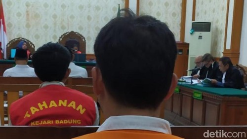 Proses persidangan kasus dugaan tindak pidana perdagangan orang awak kapal KM Awindo 2A di Pelabuhan Benoa.