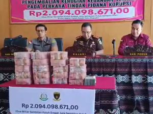 Video: Tumpukan Uang Rp 2 M Kasus Korupsi Dipamerkan Kejari Manggarai Barat