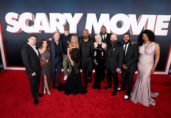 Carmen Electra tampil di Scary Movie 1 dan 4 yang rilis pada 2000 dan 2006. Dalam franchise terbarunya yang hadir 13 tahun setelah Scary Movie 5, Carmen reuni bersama para pemain ikonik, termasuk Anna Faris, Marlon and Shawn Wayans, dan Regina Hall. Foto: WireImage/Monica Schipper
