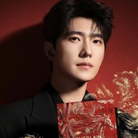 Apakah kamu Tim Zhang Linghe atau Tim Yang Yang? Ini jadi salah satu perdebatan terpanas di media sosial saat ini, di mana para penggemar terbagi pendapat tentang siapa yang benar-benar memegang gelar visual terbaik di Tiongkok. Tahun ini, Yang Yang sedang syuting drama politik sejarah berjudul Bu Rang Jiang Shan, di mana ia memerankan peran utama sebagai Li Chi. Foto: Dok. Weibo, Instagram, iQiyi