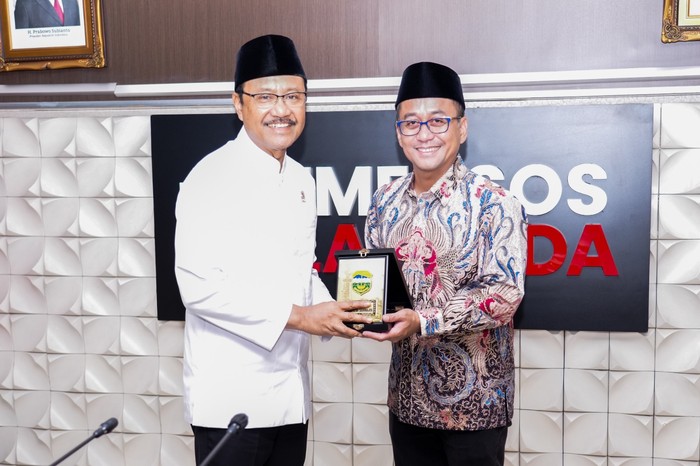 Audiensi antara Menteri Sosial Saifullah Yusuf dengan Bupati Tasikmalaya di Kantor Kementerian Sosial, Jakarta, Rabu (3/6/2026).