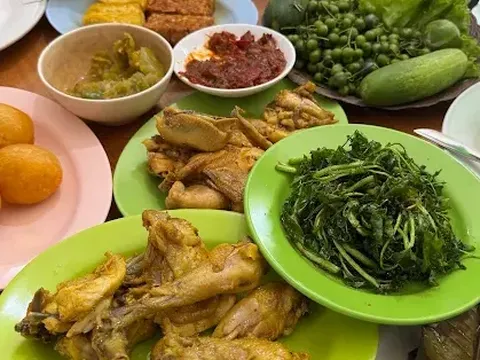 Ayam goreng basah di Jakarta, Bekasi, dan Bandung