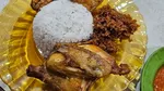 10 Ayam Goreng Basah yang Enak di Jakarta-Bandung, Bumbunya Meresap!