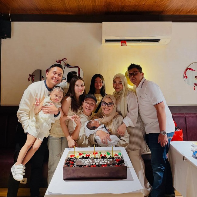 Pepet Terus! Kevin Hadiri Ultah Ayah Ayu Ting Ting