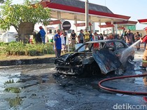 Baleno Terbakar di SPBU Semampir Kraksaan Probolinggo