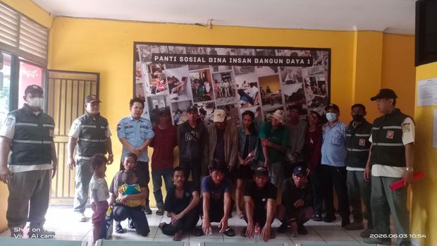 Belasan orang Pak Ogah dan PPKS diamankan petugas dari beberapa lokasi penindakan (dok Satpol PP DKI)