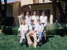 7 Foto BTS ala Family Portrait Buat Festa 2026