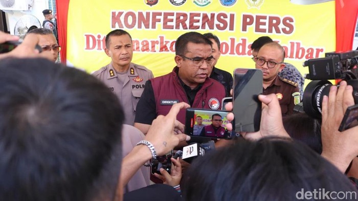 Direktur Reserse Narkoba Polda Kalbar Kombes Deddy Supriadi