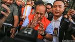Ditahan KPK, Direktur Imipas Jaya Saputra Tutupi Wajah