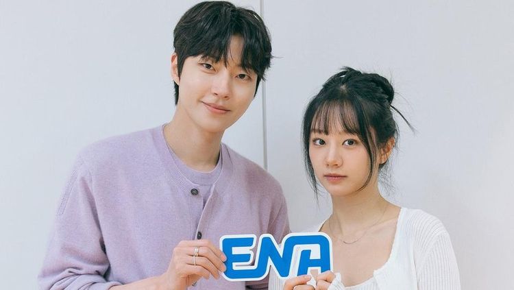 Intip Hwang In Youp-Hyeri Baca Naskah Drakor Rom-com Terbaru!