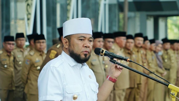 Gubernur Bengkulu Helmi Hasan