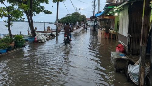 Ilustrasi banjir rob. (Chat GPT)