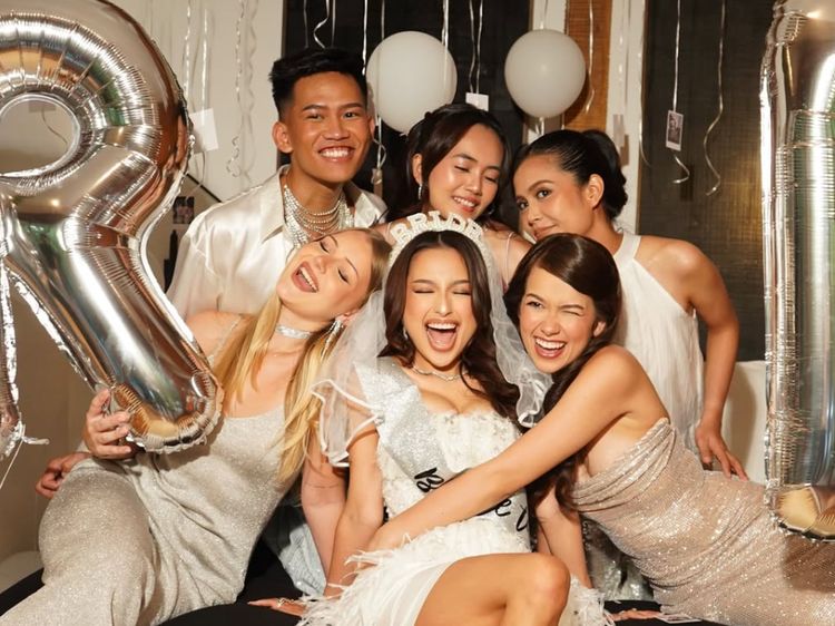 8 Foto Bachelorette Party Jennifer Copen Jelang Nikah, Glamor Bareng Bestie