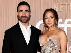 Jennifer Lopez Disebut Pacaran dengan Brett Goldstein, Berawal dari Cinlok
