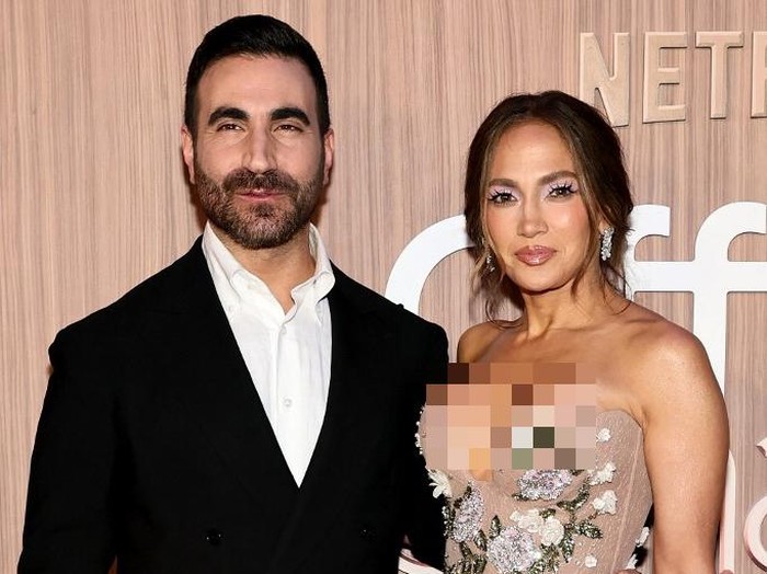 Jennifer Lopez menghadiri pemutaran perdana film Netflix 