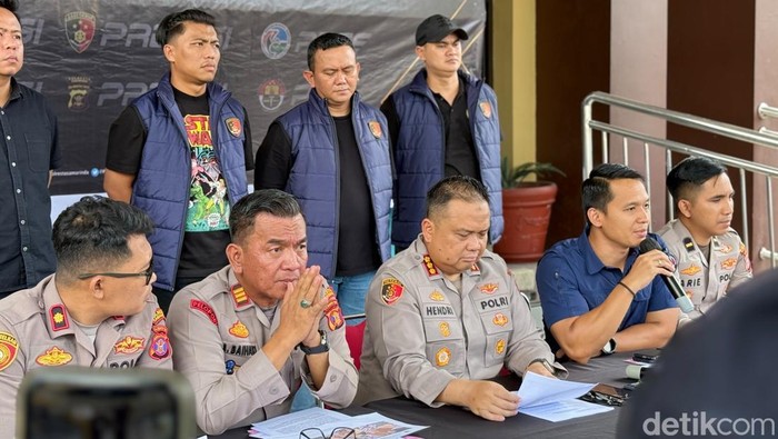 Kapolresta Samarinda Kombes Pol Hendri Umar (tengah) di sesi konferensi pers, Rabu (4/6/2026).