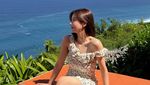 Liburan ke Bali, Kwon Eun-bi Cicip KFC hingga Jajan Snack di Supermarket