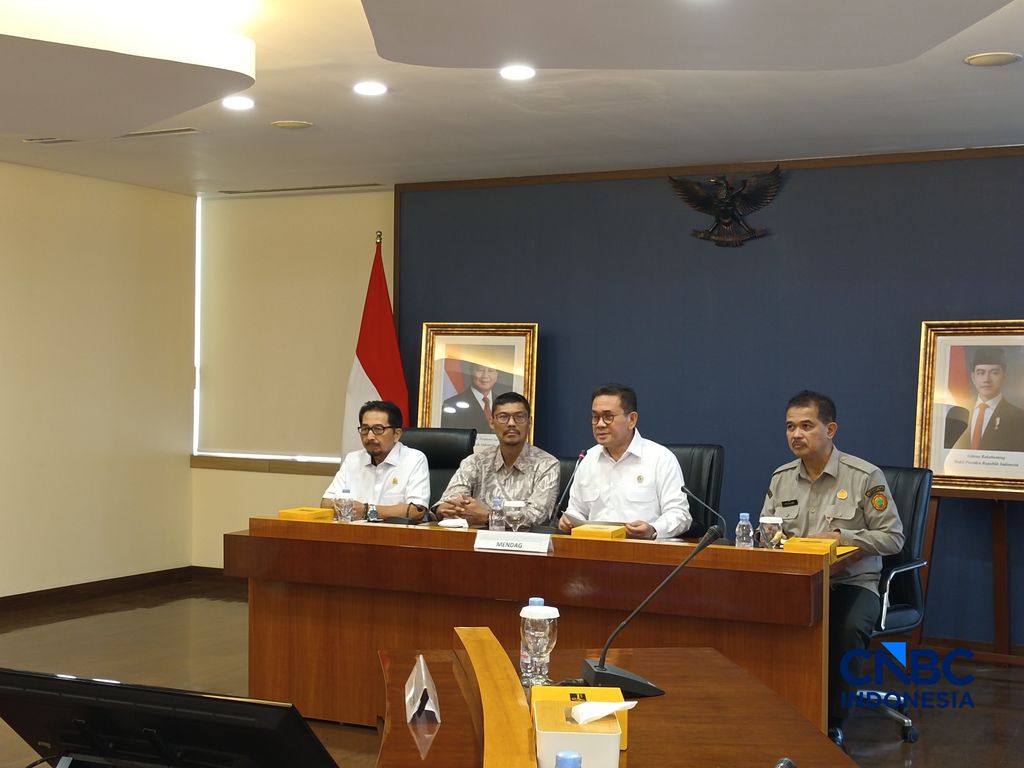 Menteri Perdagangan (Mendag) Budi Santoso saat konferensi pers di kantornya, Jakarta, Kamis (4/6/2026). (CNBC Indonesia/Martyasari Rizky)