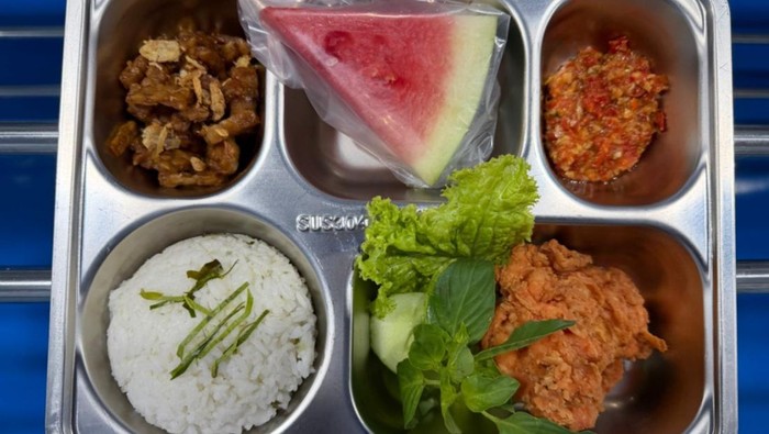 Menu MBG lauk ayam yang diolah oleh Chef Kumink