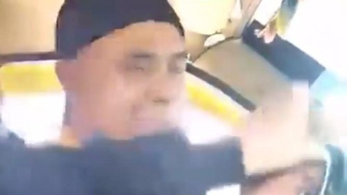 Momen penumpang merekam aksi cabul sopir travel di Sumba Barat Daya