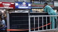  Tingginya tarif listrik serta kebutuhan akan pasokan energi yang lebih stabil mendorong permintaan perangkat tenaga surya, termasuk panel, inverter, dan baterai penyimpanan. Foto: REUTERS/Akhtar Soomro