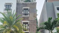 Rumah milik eks Kepala Kantor Bea Cukai Jogja Eko Darmanto ini di lelang dengan harga limit Rp 8.653.519.000 (Rp 8,6 miliar). Lokasinya berada di The Gading Residence Jalan Pelangi Ungu 6 Blok C5B No 39 RT 07/RW 26, Kelurahan Pegangsaan Dua, Kecamatan Kelapa Gading, Kota Jakarta Utara, Provinsi DKI Jakarta. Foto: via KPK