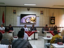 2 Pekan Diteror Api, Keluarga Fia Pertimbangkan Relokasi