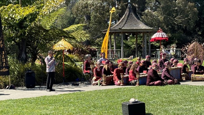 Pertunjukan Gamelan dan Tari Bali di San Francisco Botanical Garden