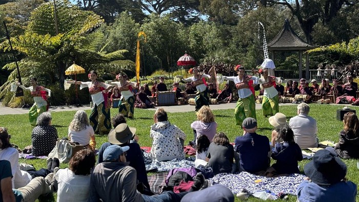 Pertunjukan Gamelan dan Tari Bali di San Francisco Botanical Garden