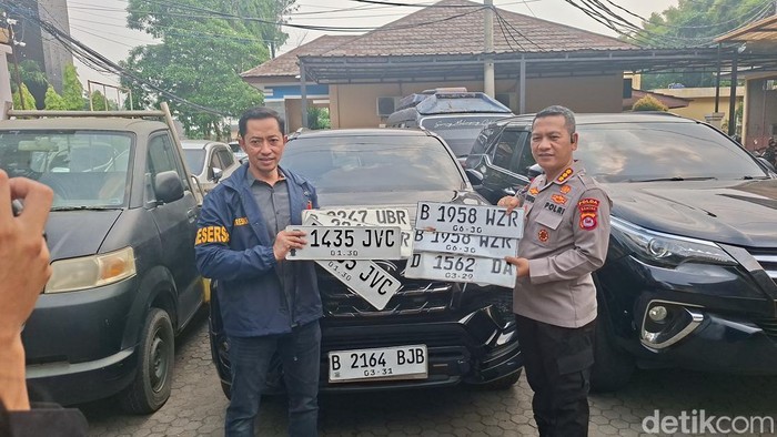 Polda Banten menangkap kelompok debt collector yang mengeroyok dan membacok anggota Brimob