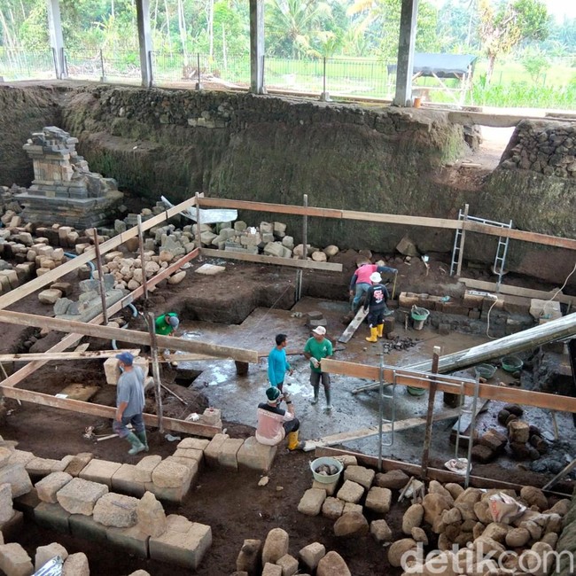 Potret Pemugaran Candi Losari yang Berujung Temuan Diduga Emas