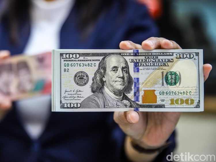 Rupiah Tertekan, Dolar AS Sentuh Rp18.000