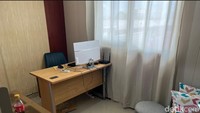 Terdapat juga sejumlah perabotan seperti sofa, kemudian komputer pribadi (PC), dan meja di sisi yang lain. Foto: dok. Polda Jateng
