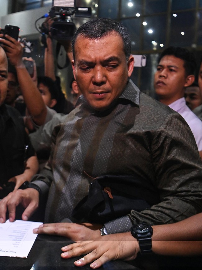 Silmy Karim Serahkan Diri Ke KPK Usai Dicari Penyidik