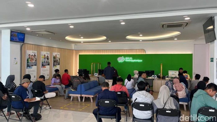 Suasana layanan di kantor BPJS Ketenagakerjaan Mojokerto