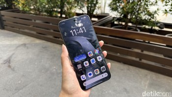 Xiaomi 17T Pro masih mengusung panel AMOLED berukuran 6,83 inch dengan resolusi 1,5K, refresh rate 144Hz, dan tingkat kecerahan hingga 3.500 nits. Foto: Virgina Maulita Putri/detikINET