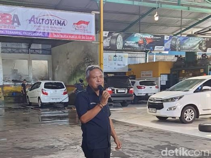 Wayan Sutama pemilik bengkel binaan Astra