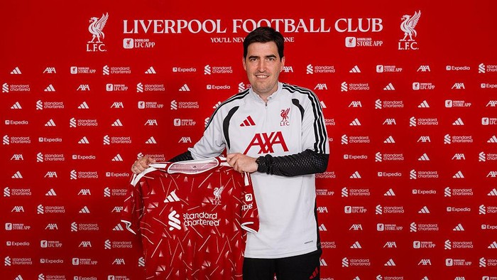 LIVERPOOL, ENGLAND - JUNE 04: (THE SUN OUT, THE SUN ON SUNDAY OUT) Andoni Iraola new manager of Liverpool Football Club at Axa training centre on June 04, 2026 in Liverpool, England. (Photo by Nikki Dyer - LFC/Liverpool FC via Getty Images)