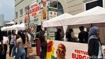 Seru! Aldi Taher Ajak Menekraf Teuku Harsya Keliling Festival Burger Sedunia